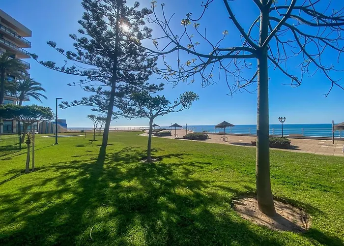 Apartamento Vista Al Mar, Wifi, Terraza Y Piscina. Torremolinos