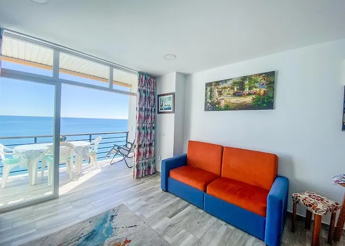 Vista Al Mar, Wifi, Terraza Y Piscina. *